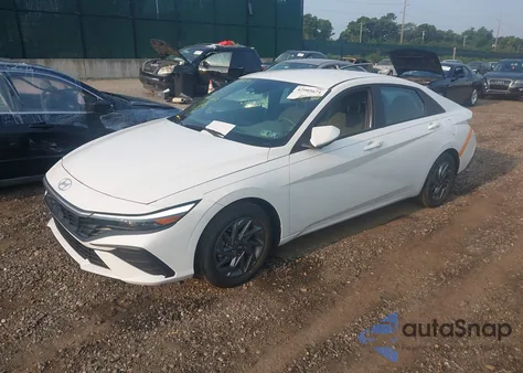 2024 Hyundai Elantra Sel z USA, uszkodzony, nr VIN KMHLM4DG3RU676167